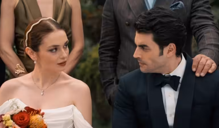 Veliaht Setinde Gülümseten İtiraf: Akın Akınözü’nün O Repliği Meğer Doğaçlamaymış!